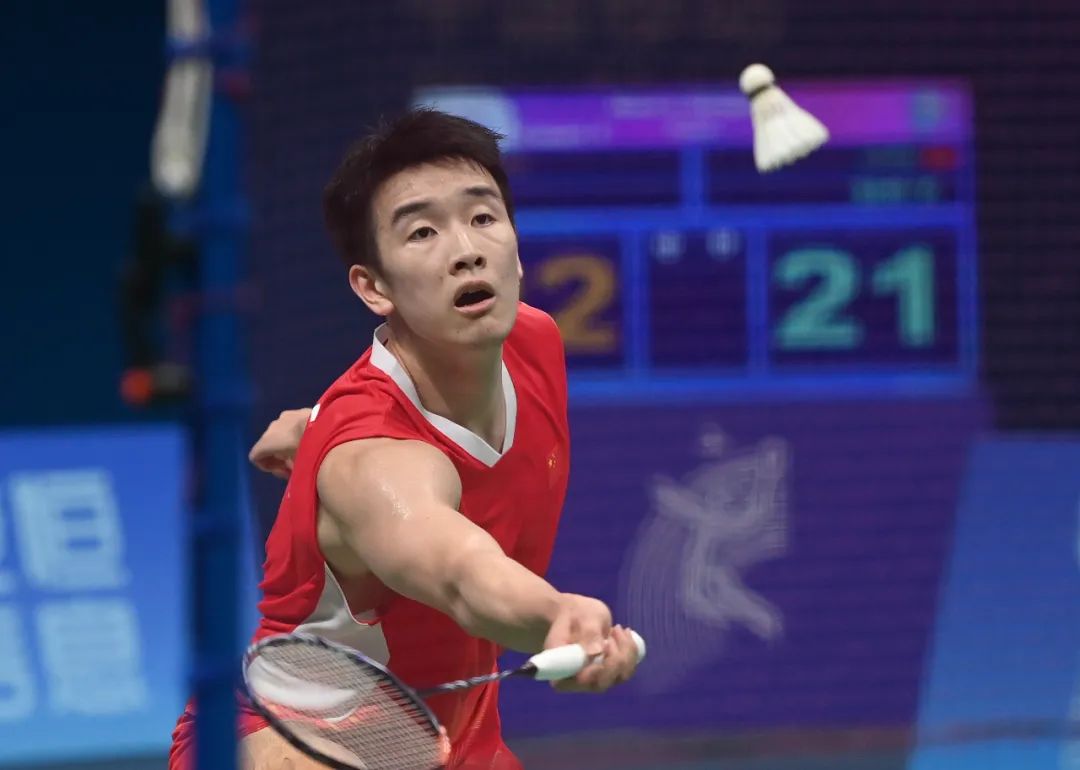 他在密集的 他在密集的