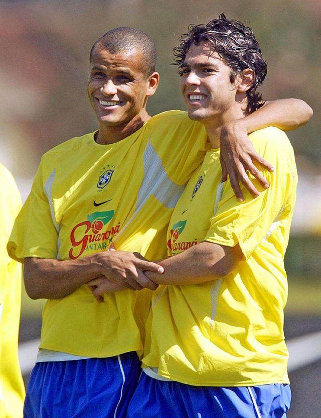 金主导的足 金主导的足